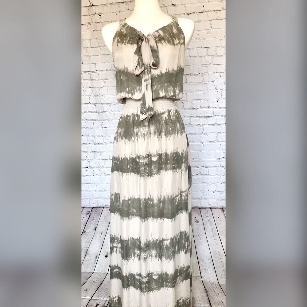 ✨SALE✨ Parker NY floor length evening dress in XS